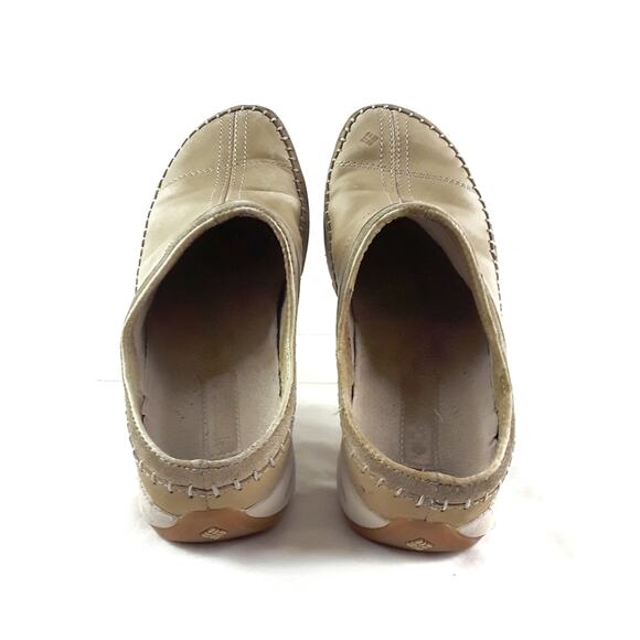 Leather Slip On Mules COLUMBIA Beige Flats Outdoor Shoe Sz 8 Outdoors Loungewear - Picture 5 of 9